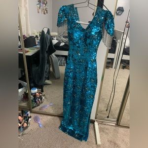 Landa fully silk and sequined prom/formal dress with slit